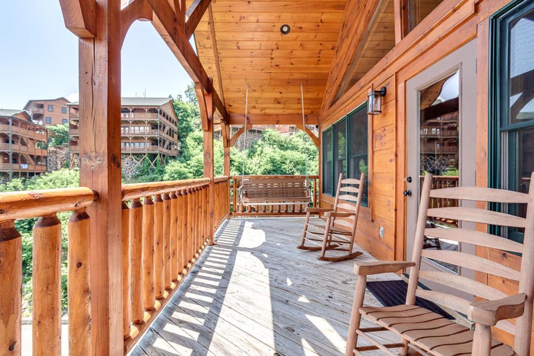 Gatlinburg Cabin With Private Hot Tub By Staycating Exterior photo