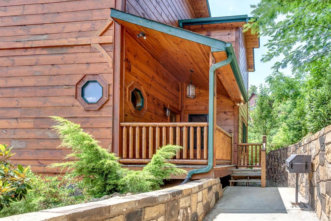 Gatlinburg Cabin With Private Hot Tub By Staycating Exterior photo