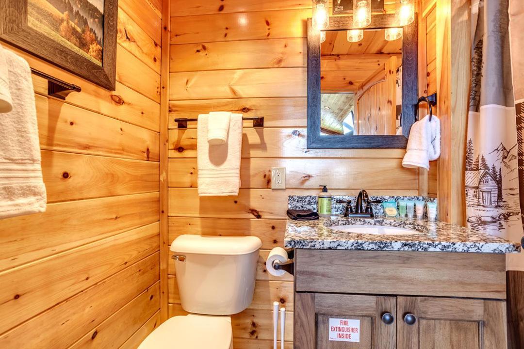 Gatlinburg Cabin With Private Hot Tub By Staycating Exterior photo