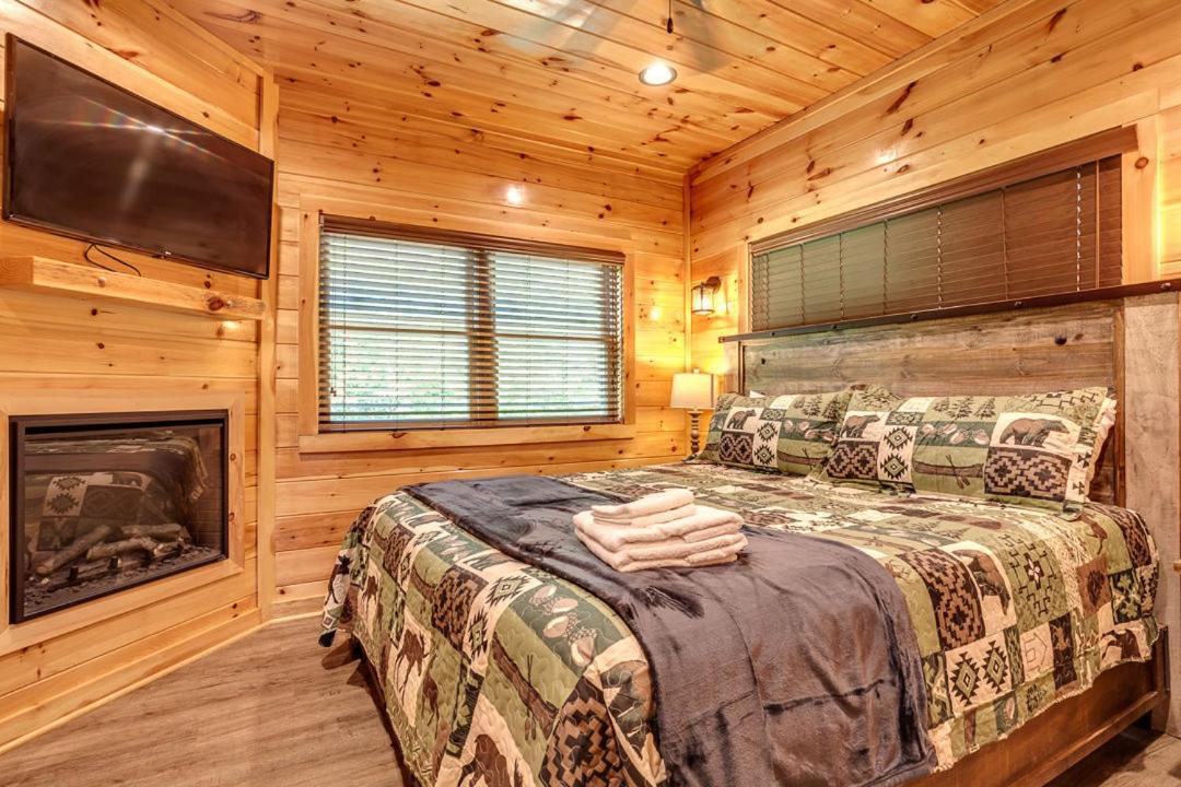 Gatlinburg Cabin With Private Hot Tub By Staycating Exterior photo