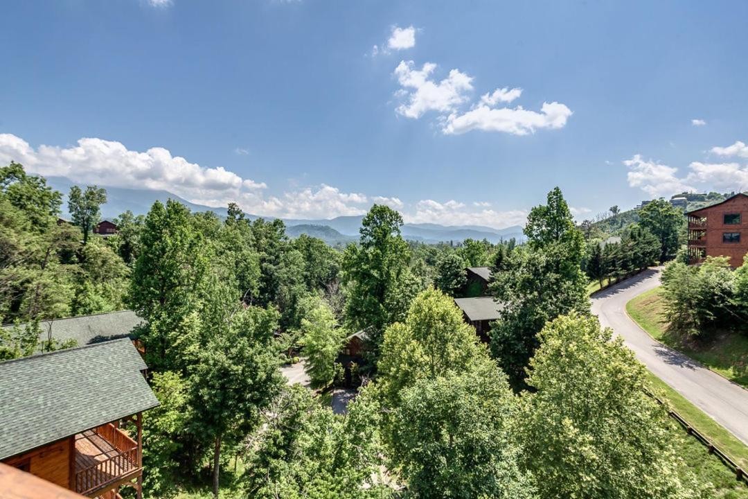 Gatlinburg Cabin With Private Hot Tub By Staycating Exterior photo