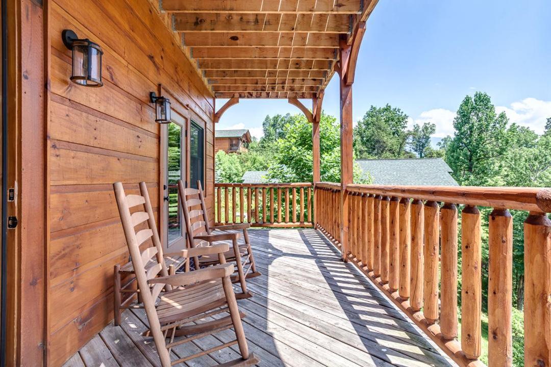 Gatlinburg Cabin With Private Hot Tub By Staycating Exterior photo