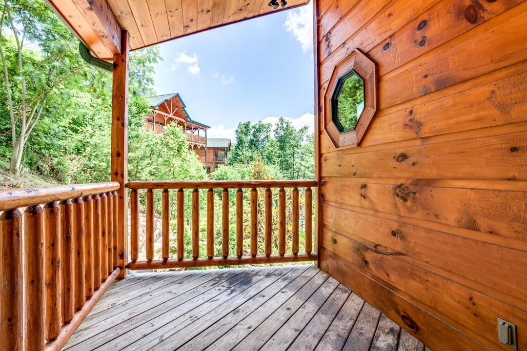 Gatlinburg Cabin With Private Hot Tub By Staycating Exterior photo